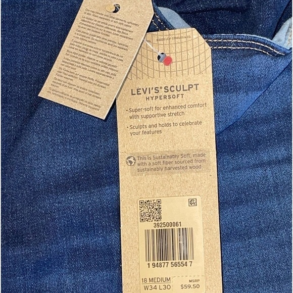 NWT Levi’s Classic Straight Mid Rise sculpt jeans Size 18Med W 34 X L 30. - Picture 5 of 8